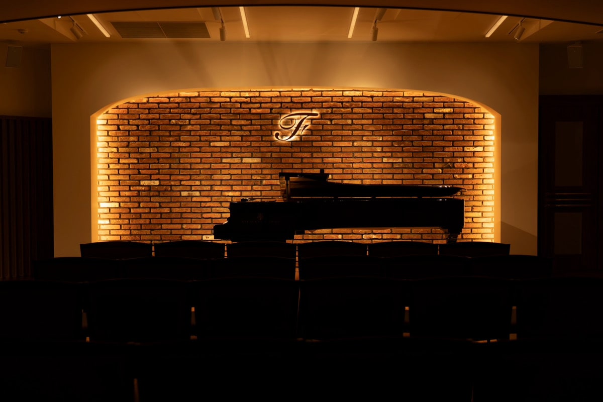 ホール 客席後方